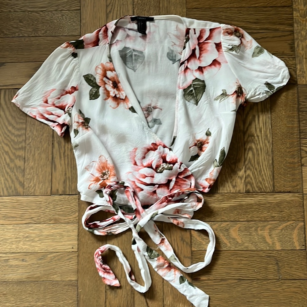Floral crop top w/waist tie